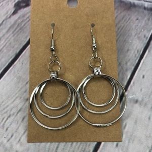5/$25 Boho silver tone multi circle dangle earrings NWOT
